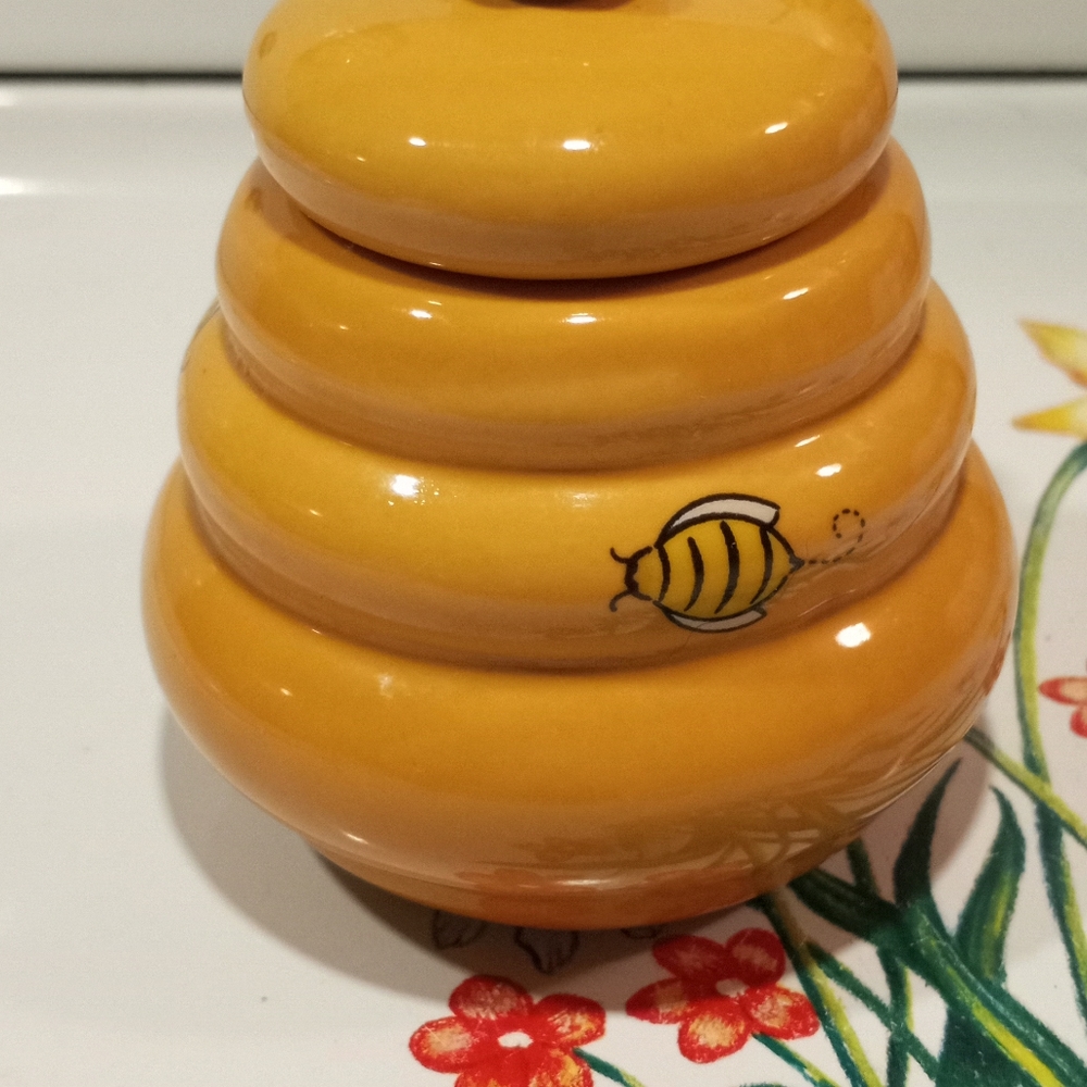 Little bumble bee honey pot๐๐๐ - Picture 4 of 8